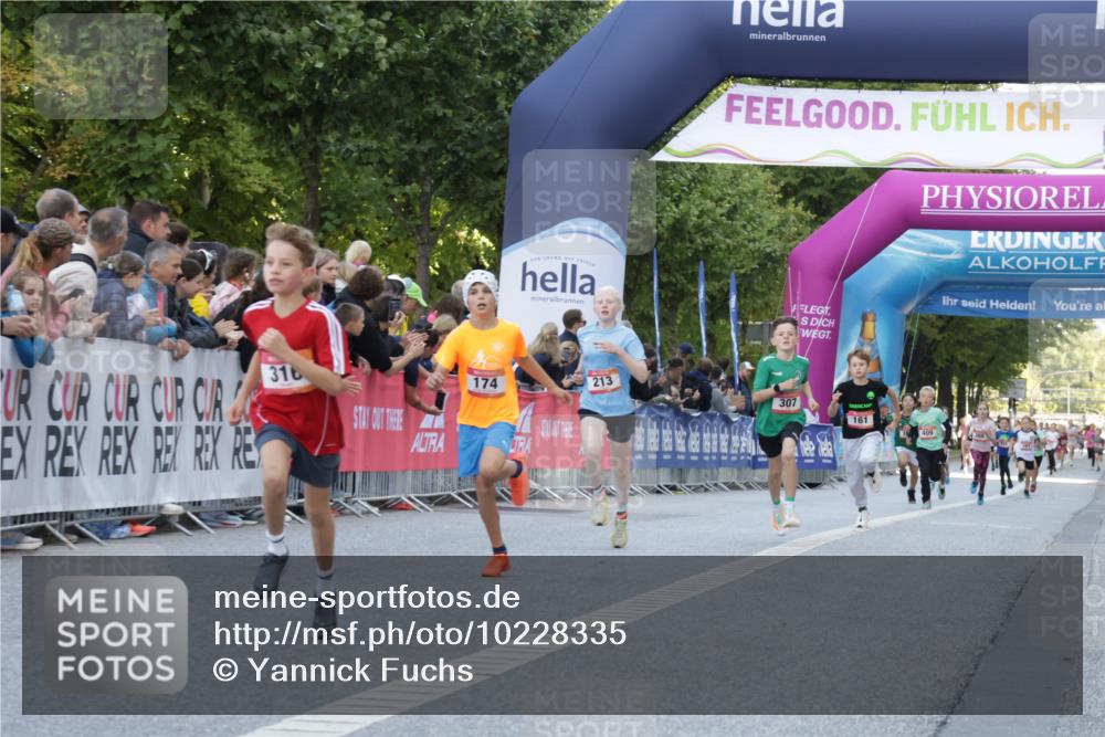 06.09.2026 - CURREX Alsterlauf Yannick Fuchs http://msf.ph/oto/10228335 06.09.2026 10:52:31 Ziel 174, 213, 316 meine-sportfotos.de