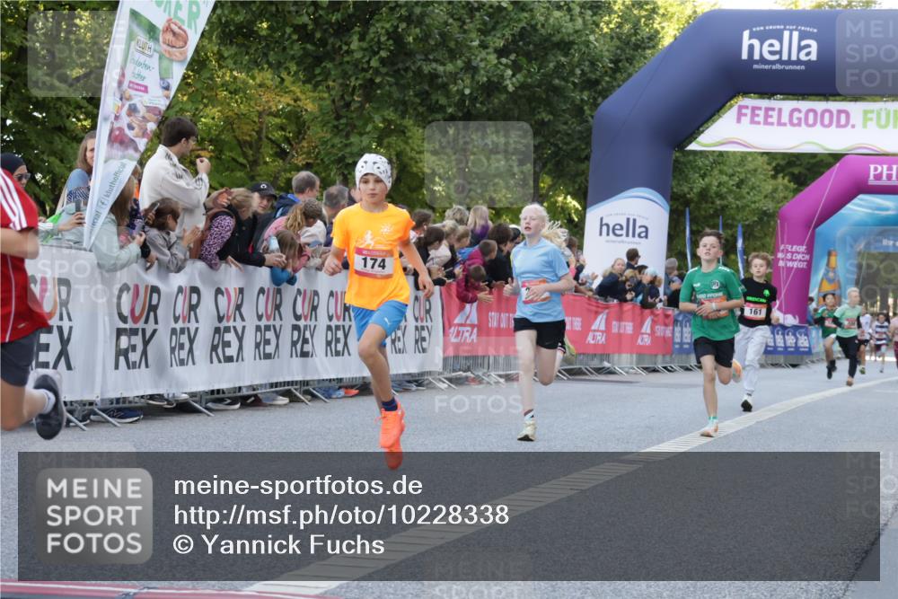 06.09.2026 - CURREX Alsterlauf Yannick Fuchs http://msf.ph/oto/10228338 06.09.2026 10:52:33 Ziel 161, 174, 213, 307, 316 meine-sportfotos.de