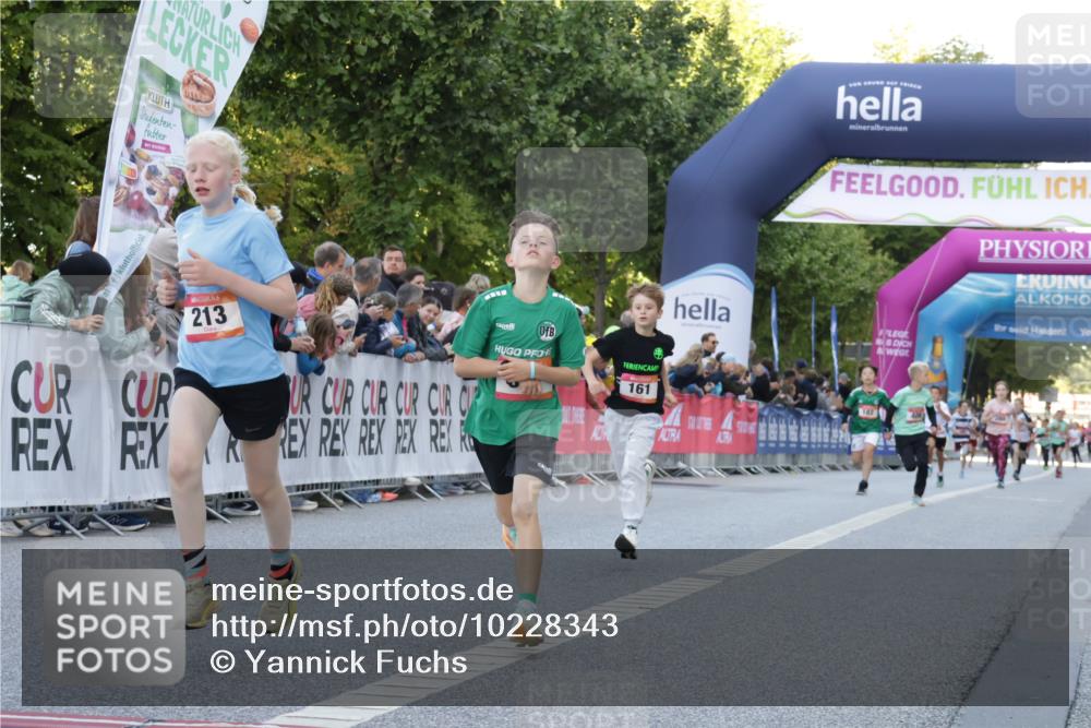 06.09.2026 - CURREX Alsterlauf Yannick Fuchs http://msf.ph/oto/10228343 06.09.2026 10:52:35 Ziel 161, 174, 213, 307, 316 meine-sportfotos.de