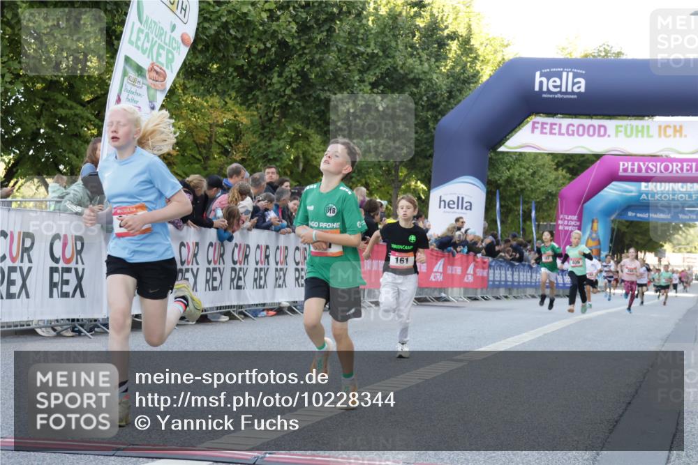 06.09.2026 - CURREX Alsterlauf Yannick Fuchs http://msf.ph/oto/10228344 06.09.2026 10:52:35 Ziel 161, 174, 213, 307, 316 meine-sportfotos.de