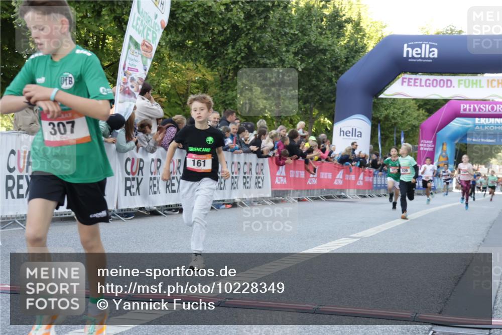 06.09.2026 - CURREX Alsterlauf Yannick Fuchs http://msf.ph/oto/10228349 06.09.2026 10:52:36 Ziel 161, 174, 213, 307, 316, 409 meine-sportfotos.de