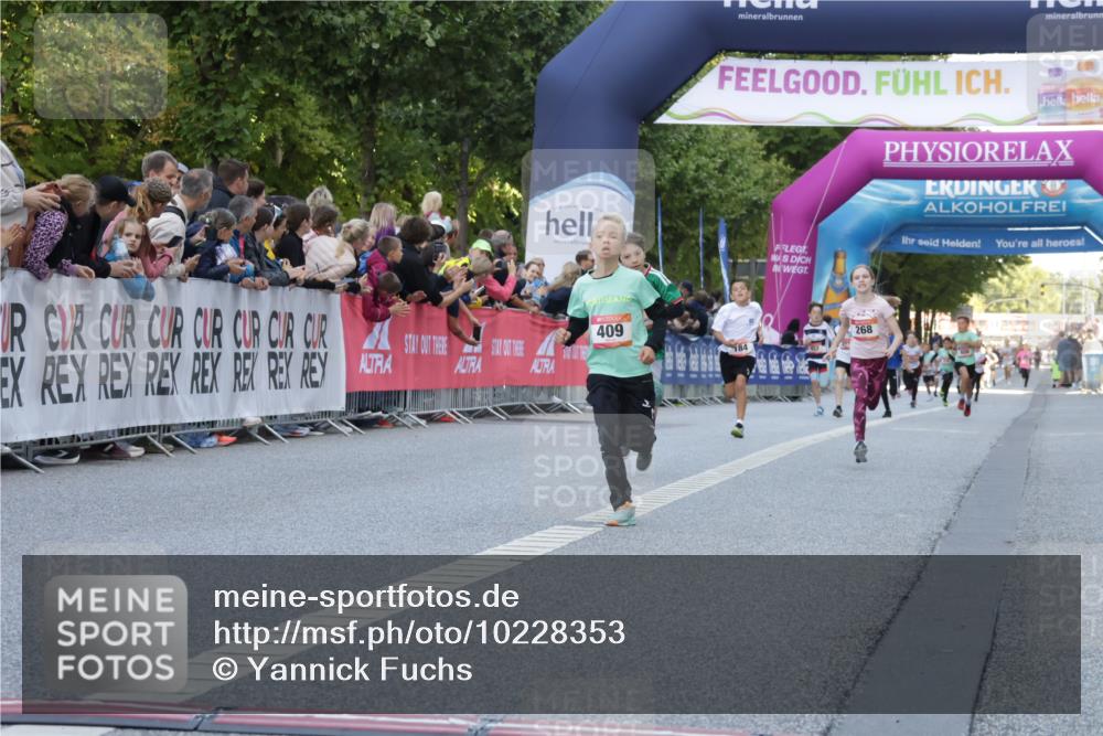 06.09.2026 - CURREX Alsterlauf Yannick Fuchs http://msf.ph/oto/10228353 06.09.2026 10:52:38 Ziel 161, 174, 182, 213, 268, 307, 316, 409 meine-sportfotos.de
