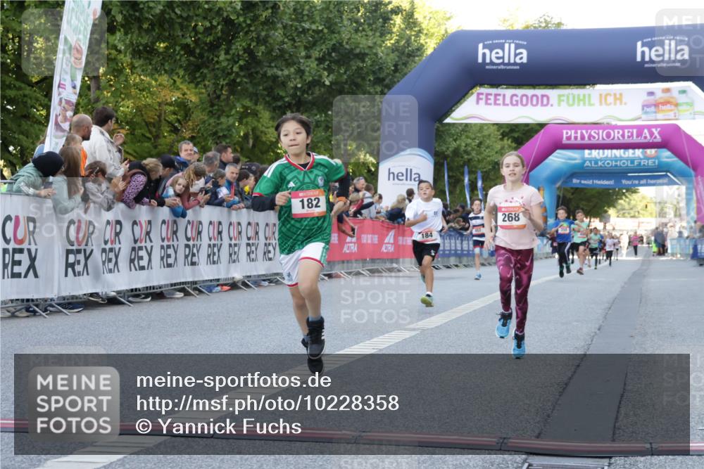 06.09.2026 - CURREX Alsterlauf Yannick Fuchs http://msf.ph/oto/10228358 06.09.2026 10:52:40 Ziel 161, 174, 182, 184, 213, 268, 307, 316, 409 meine-sportfotos.de