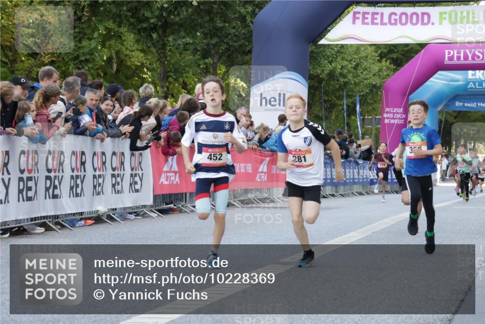 06.09.2026 - CURREX Alsterlauf Yannick Fuchs http://msf.ph/oto/10228369 06.09.2026 10:52:43 Ziel 161, 174, 182, 184, 213, 268, 281, 307, 355, 408, 409, 452 meine-sportfotos.de