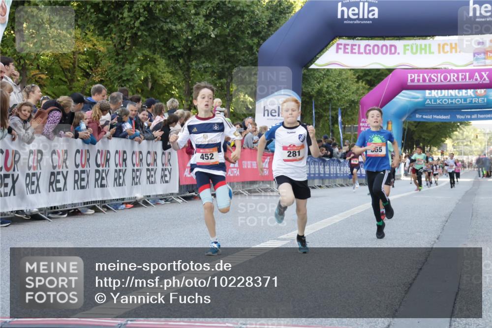 06.09.2026 - CURREX Alsterlauf Yannick Fuchs http://msf.ph/oto/10228371 06.09.2026 10:52:44 Ziel 161, 182, 184, 268, 281, 307, 355, 408, 409, 452 meine-sportfotos.de