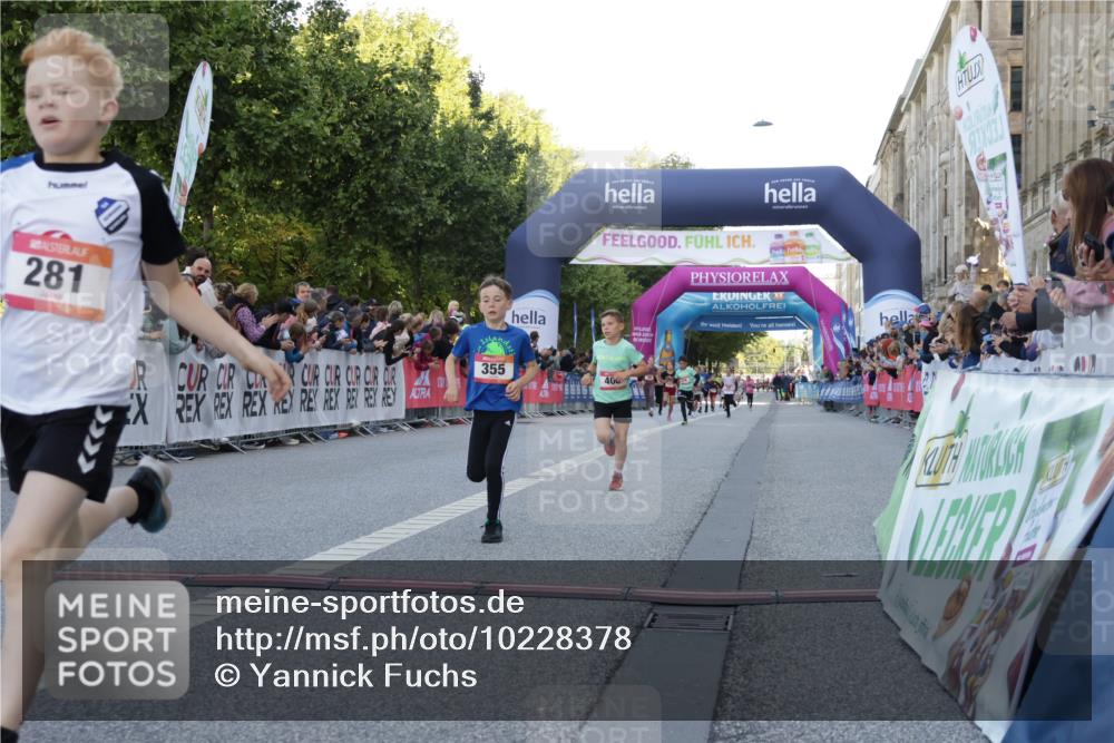 06.09.2026 - CURREX Alsterlauf Yannick Fuchs http://msf.ph/oto/10228378 06.09.2026 10:52:45 Ziel 161, 182, 184, 268, 281, 293, 355, 408, 409, 452 meine-sportfotos.de