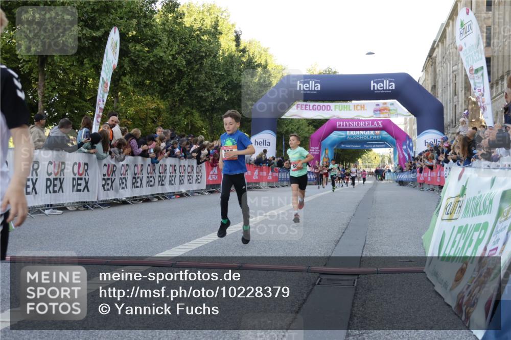 06.09.2026 - CURREX Alsterlauf Yannick Fuchs http://msf.ph/oto/10228379 06.09.2026 10:52:46 Ziel 182, 184, 268, 281, 293, 355, 408, 409, 452 meine-sportfotos.de