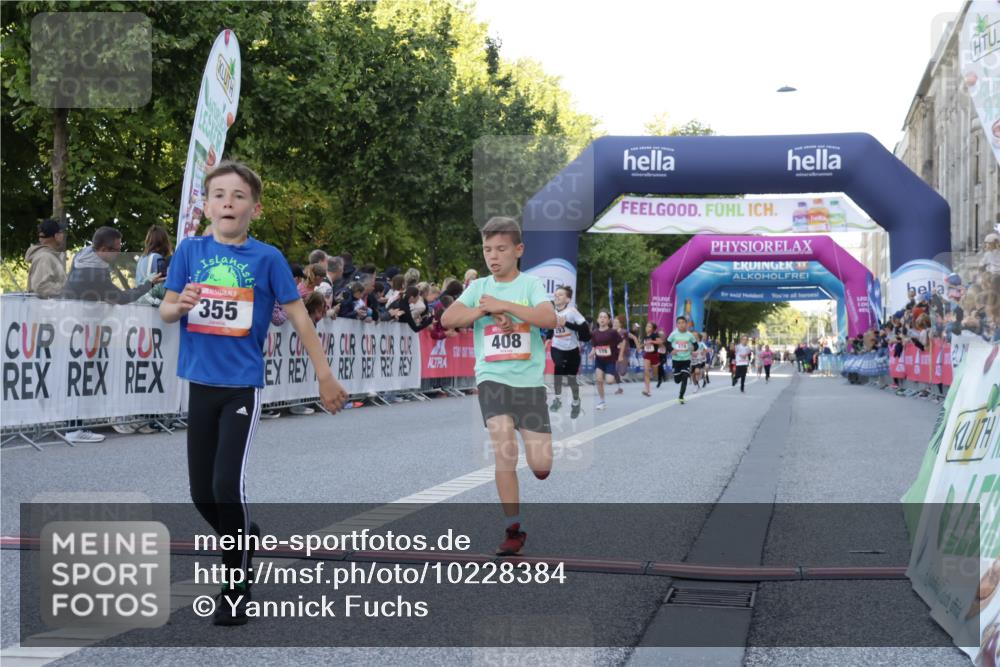 06.09.2026 - CURREX Alsterlauf Yannick Fuchs http://msf.ph/oto/10228384 06.09.2026 10:52:47 Ziel 178, 182, 184, 268, 281, 293, 355, 408, 409, 452 meine-sportfotos.de