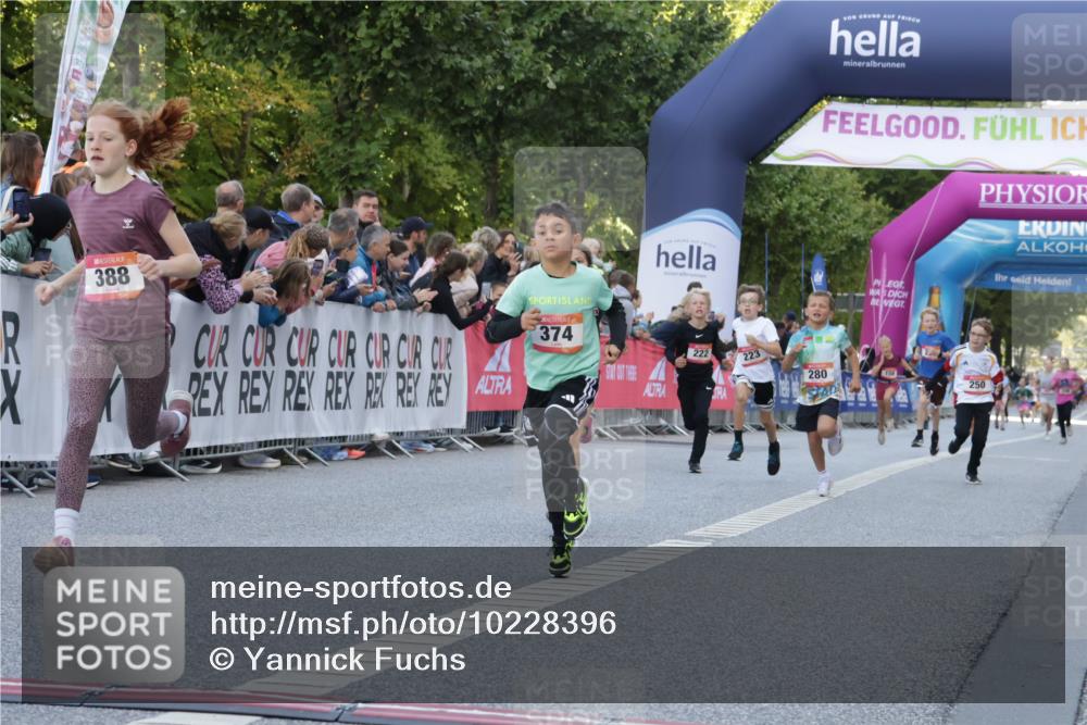06.09.2026 - CURREX Alsterlauf Yannick Fuchs http://msf.ph/oto/10228396 06.09.2026 10:52:51 Ziel 151, 178, 184, 222, 223, 250, 280, 281, 293, 355, 374, 388, 408, 452 meine-sportfotos.de