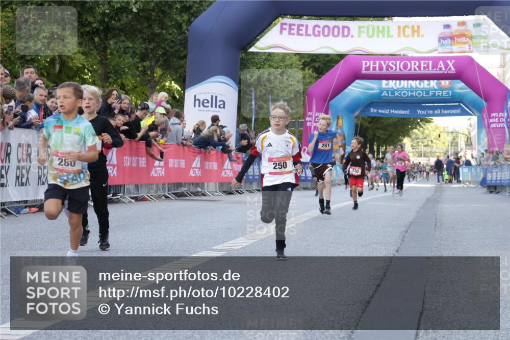 06.09.2026 - CURREX Alsterlauf Yannick Fuchs http://msf.ph/oto/10228402 06.09.2026 10:52:54 Ziel 151, 178, 222, 223, 250, 251, 280, 293, 355, 374, 388, 408 meine-sportfotos.de