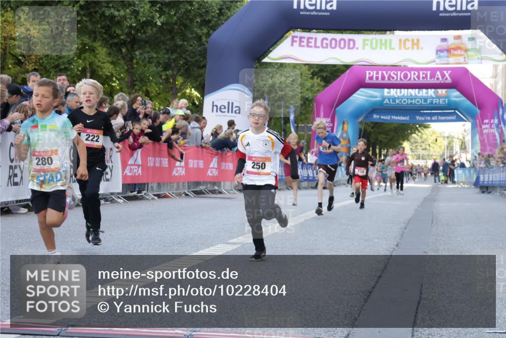 06.09.2026 - CURREX Alsterlauf Yannick Fuchs http://msf.ph/oto/10228404 06.09.2026 10:52:54 Ziel 151, 178, 222, 223, 250, 251, 280, 293, 355, 374, 388, 408 meine-sportfotos.de