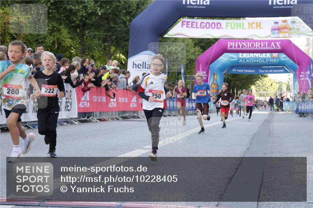 06.09.2026 - CURREX Alsterlauf Yannick Fuchs http://msf.ph/oto/10228405 06.09.2026 10:52:54 Ziel 151, 178, 222, 223, 250, 251, 280, 293, 355, 374, 388, 408 meine-sportfotos.de
