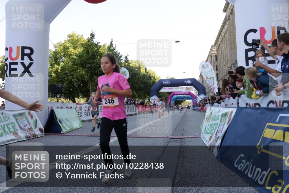 06.09.2026 - CURREX Alsterlauf Yannick Fuchs http://msf.ph/oto/10228438 06.09.2026 10:53:04 Ziel 158, 168, 246, 247, 251, 282, 303, 430, 432 meine-sportfotos.de