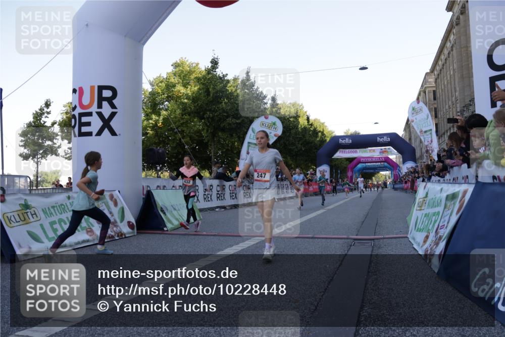 06.09.2026 - CURREX Alsterlauf Yannick Fuchs http://msf.ph/oto/10228448 06.09.2026 10:53:07 Ziel 158, 168, 183, 246, 247, 272, 282, 303, 430, 432 meine-sportfotos.de