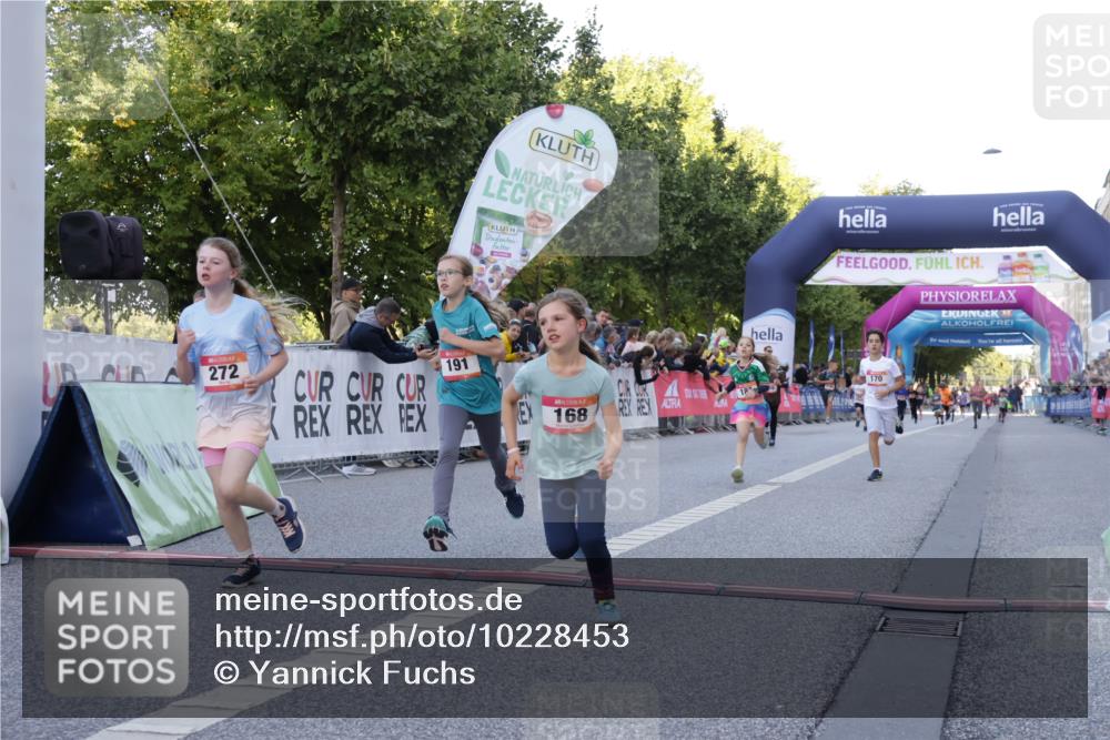 06.09.2026 - CURREX Alsterlauf Yannick Fuchs http://msf.ph/oto/10228453 06.09.2026 10:53:09 Ziel 168, 170, 183, 246, 247, 272, 282, 303, 432 meine-sportfotos.de