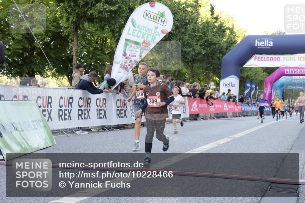 06.09.2026 - CURREX Alsterlauf Yannick Fuchs http://msf.ph/oto/10228466 06.09.2026 10:53:14 Ziel 168, 170, 183, 204, 247, 272, 309, 432, 8182 meine-sportfotos.de