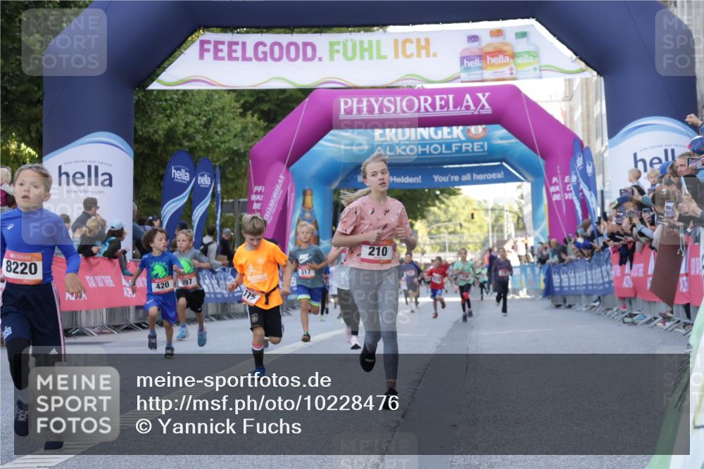 06.09.2026 - CURREX Alsterlauf Yannick Fuchs http://msf.ph/oto/10228476 06.09.2026 10:53:17 Ziel 170, 175, 183, 204, 210, 272, 309, 8182, 8220, 8262 meine-sportfotos.de