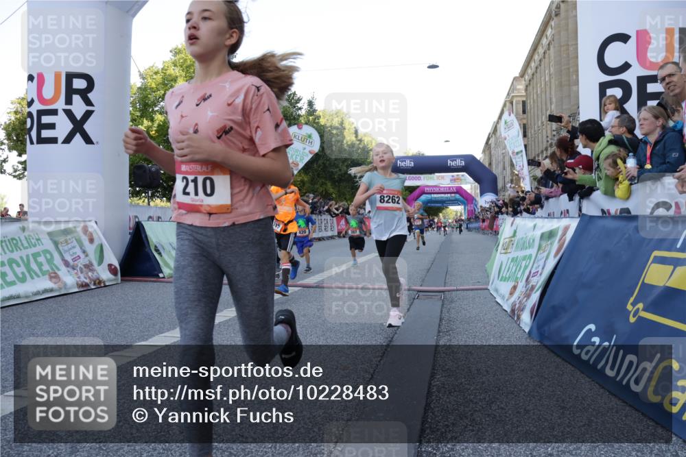 06.09.2026 - CURREX Alsterlauf Yannick Fuchs http://msf.ph/oto/10228483 06.09.2026 10:53:21 Ziel 175, 186, 204, 210, 227, 309, 317, 397, 420, 8182, 8220, 8262 meine-sportfotos.de