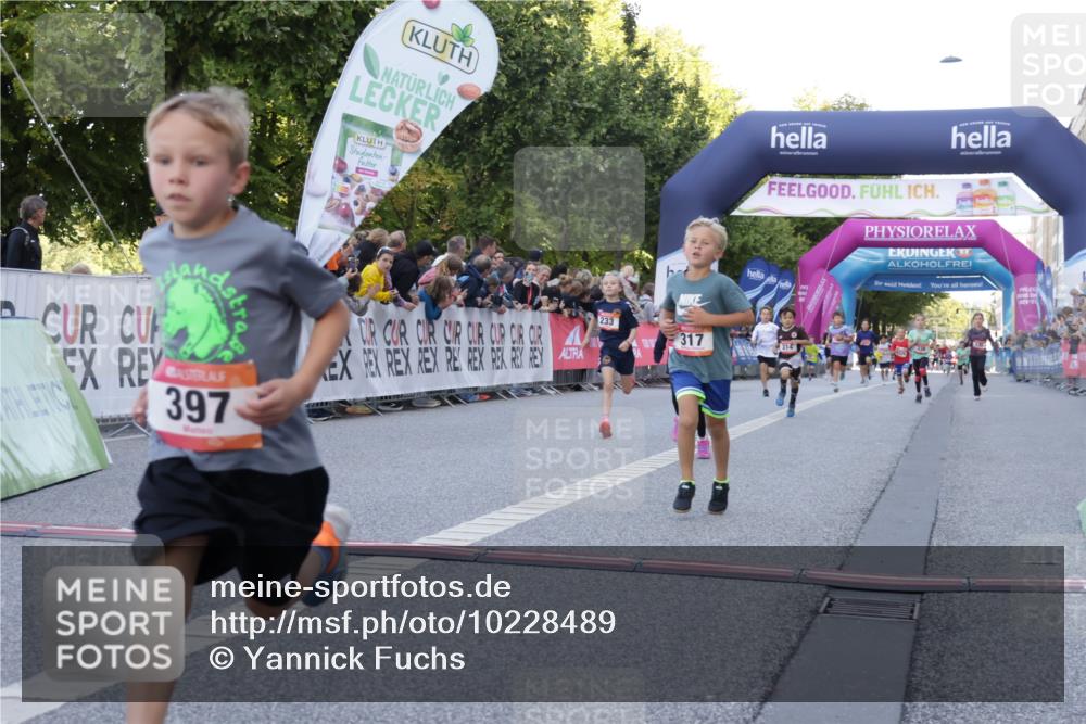 06.09.2026 - CURREX Alsterlauf Yannick Fuchs http://msf.ph/oto/10228489 06.09.2026 10:53:23 Ziel 175, 186, 204, 210, 227, 233, 317, 397, 420, 8182, 8220, 8262 meine-sportfotos.de