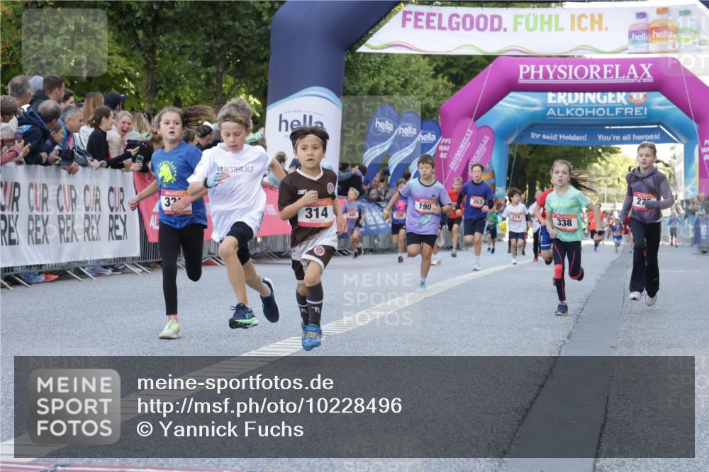 06.09.2026 - CURREX Alsterlauf Yannick Fuchs http://msf.ph/oto/10228496 06.09.2026 10:53:26 Ziel 175, 186, 210, 227, 233, 275, 314, 317, 336, 338, 397, 420, 8124, 8220, 8262 meine-sportfotos.de