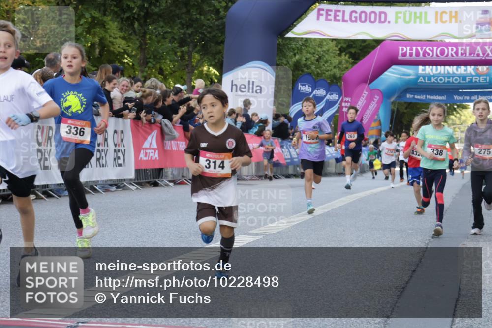 06.09.2026 - CURREX Alsterlauf Yannick Fuchs http://msf.ph/oto/10228498 06.09.2026 10:53:27 Ziel 175, 186, 190, 210, 227, 233, 275, 314, 317, 336, 338, 397, 420, 8124, 8220, 8262, 8329 meine-sportfotos.de
