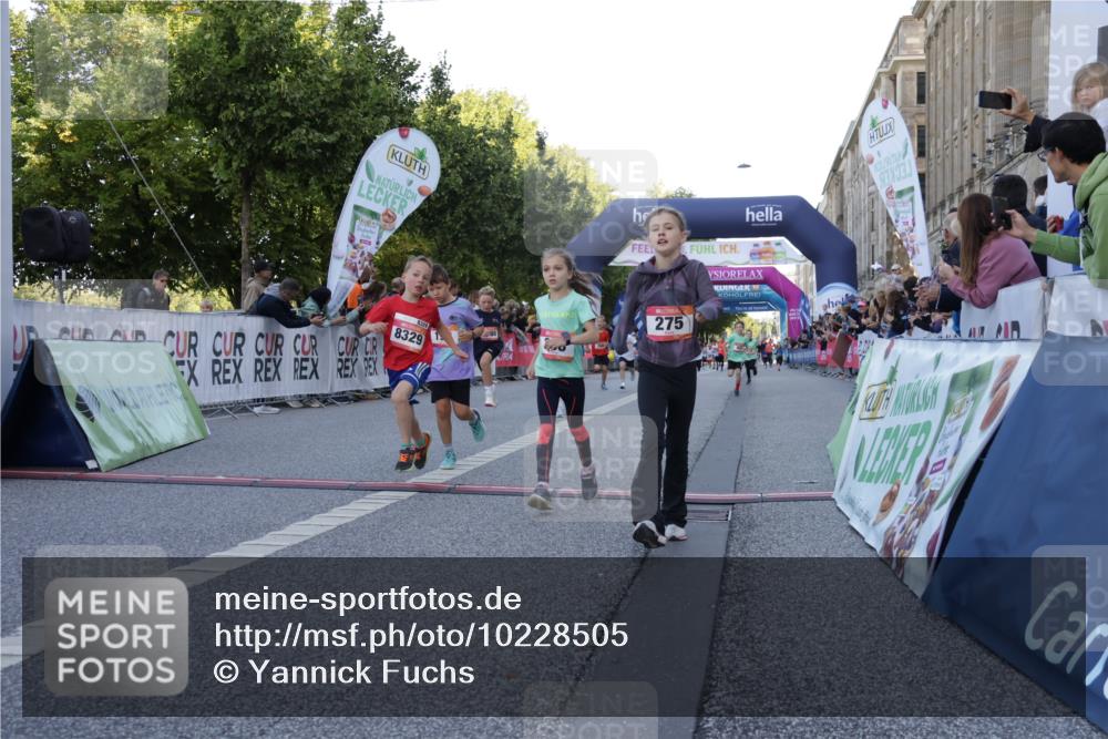06.09.2026 - CURREX Alsterlauf Yannick Fuchs http://msf.ph/oto/10228505 06.09.2026 10:53:31 Ziel 190, 227, 233, 263, 266, 274, 275, 306, 314, 317, 336, 338, 402, 8124, 8180, 8181, 8329 meine-sportfotos.de