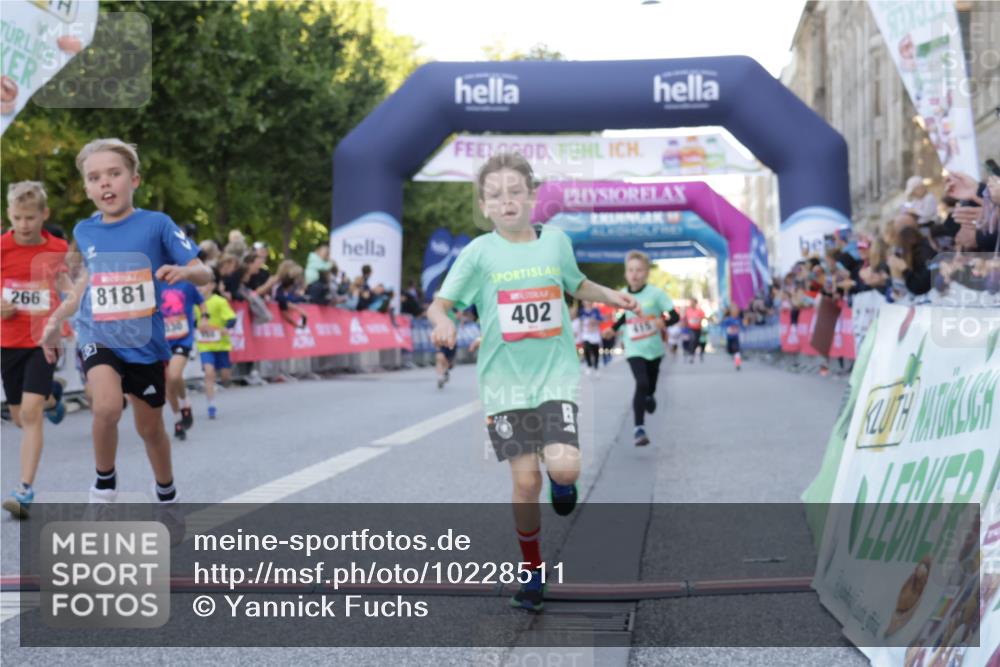 06.09.2026 - CURREX Alsterlauf Yannick Fuchs http://msf.ph/oto/10228511 06.09.2026 10:53:34 Ziel 190, 233, 263, 265, 266, 274, 275, 306, 314, 330, 336, 338, 402, 415, 445, 8124, 8180, 8181, 8329 meine-sportfotos.de