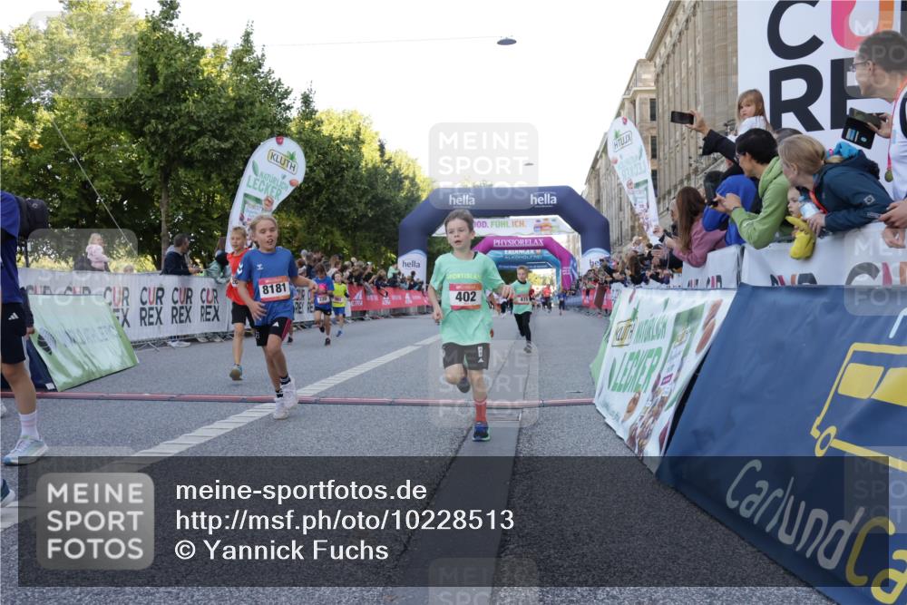 06.09.2026 - CURREX Alsterlauf Yannick Fuchs http://msf.ph/oto/10228513 06.09.2026 10:53:34 Ziel 190, 233, 263, 265, 266, 274, 275, 306, 314, 330, 336, 338, 402, 415, 445, 8124, 8180, 8181, 8329 meine-sportfotos.de