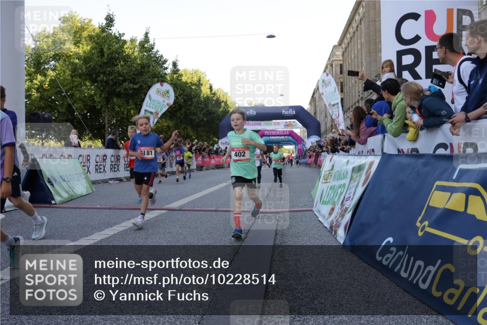 06.09.2026 - CURREX Alsterlauf Yannick Fuchs http://msf.ph/oto/10228514 06.09.2026 10:53:34 Ziel 190, 233, 263, 265, 266, 274, 275, 306, 314, 330, 336, 338, 402, 415, 445, 8124, 8180, 8181, 8329 meine-sportfotos.de