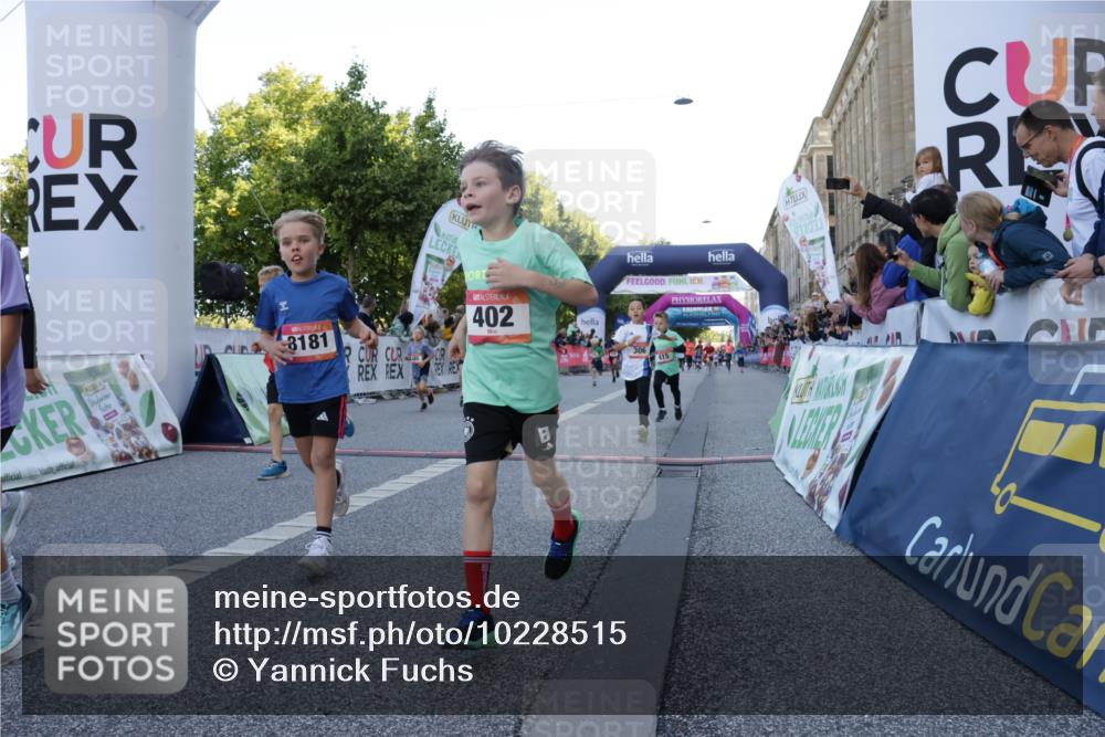 06.09.2026 - CURREX Alsterlauf Yannick Fuchs http://msf.ph/oto/10228515 06.09.2026 10:53:35 Ziel 159, 190, 263, 265, 266, 274, 275, 306, 314, 330, 336, 338, 402, 415, 445, 8124, 8180, 8181, 8329 meine-sportfotos.de