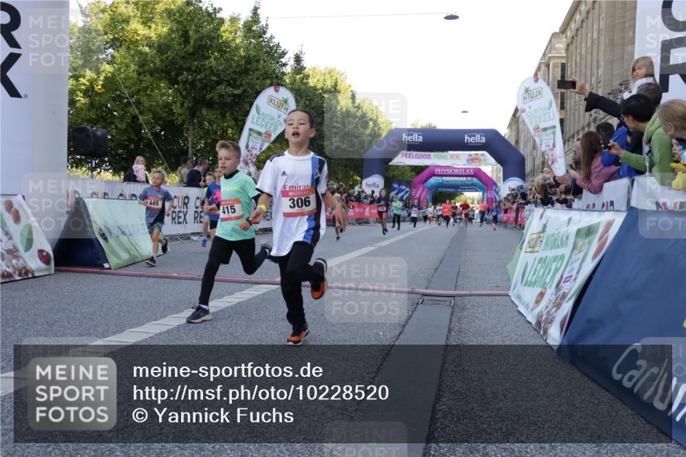 06.09.2026 - CURREX Alsterlauf Yannick Fuchs http://msf.ph/oto/10228520 06.09.2026 10:53:36 Ziel 159, 190, 219, 263, 265, 266, 274, 275, 306, 314, 330, 336, 338, 402, 415, 445, 8124, 8180, 8181, 8329 meine-sportfotos.de