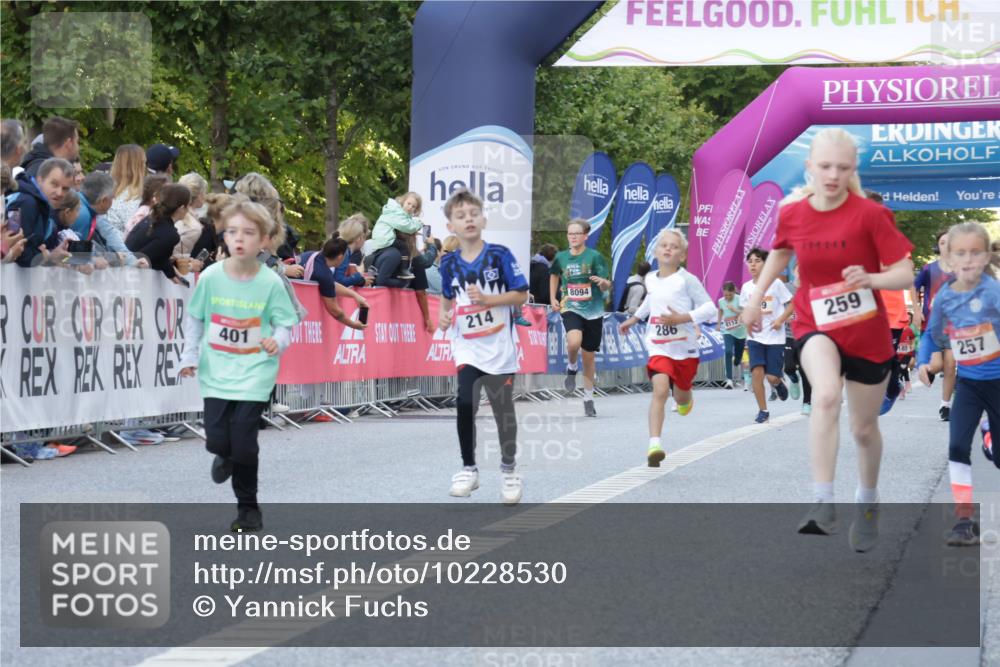 06.09.2026 - CURREX Alsterlauf Yannick Fuchs http://msf.ph/oto/10228530 06.09.2026 10:53:40 Ziel 154, 159, 214, 219, 257, 259, 263, 265, 266, 274, 286, 306, 330, 401, 402, 415, 445, 8180, 8181 meine-sportfotos.de