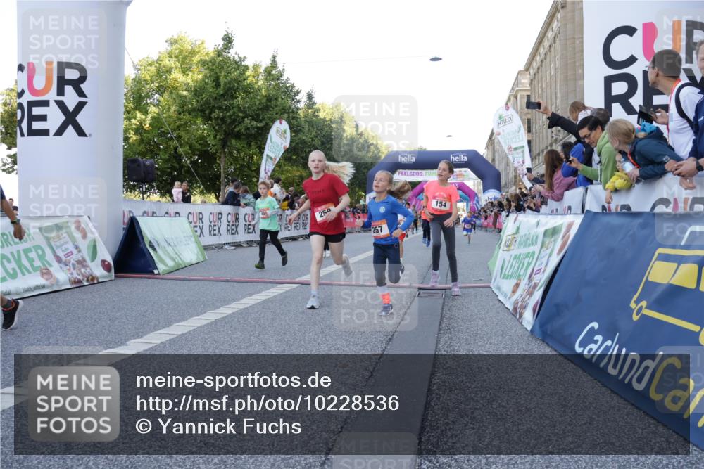06.09.2026 - CURREX Alsterlauf Yannick Fuchs http://msf.ph/oto/10228536 06.09.2026 10:53:42 Ziel 154, 159, 214, 219, 257, 259, 265, 266, 274, 286, 306, 330, 401, 402, 415, 445, 8123, 8181 meine-sportfotos.de