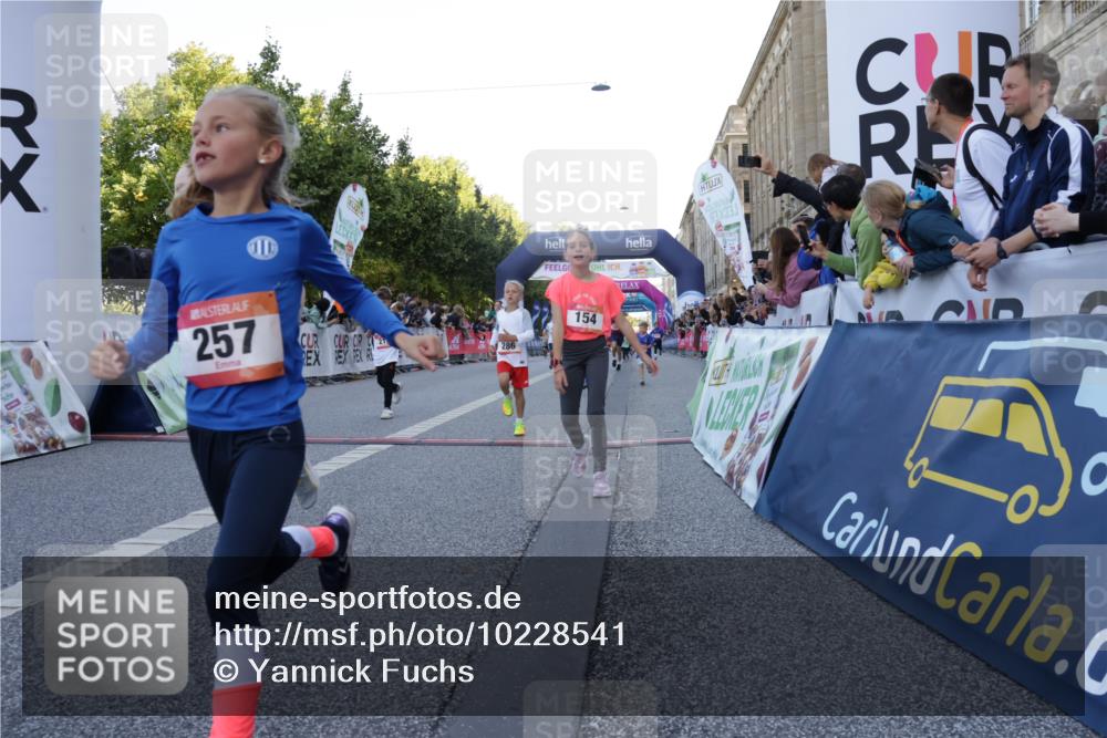 06.09.2026 - CURREX Alsterlauf Yannick Fuchs http://msf.ph/oto/10228541 06.09.2026 10:53:43 Ziel 154, 159, 169, 214, 219, 257, 259, 265, 266, 286, 306, 330, 401, 415, 442, 445, 8123 meine-sportfotos.de