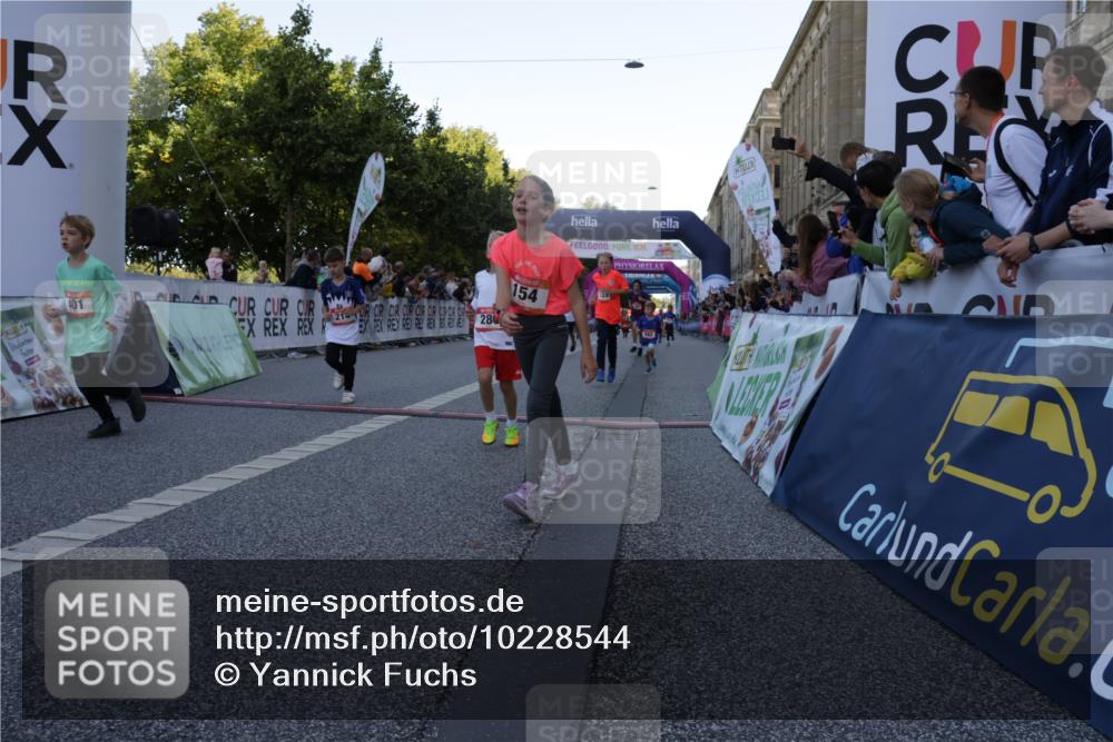 06.09.2026 - CURREX Alsterlauf Yannick Fuchs http://msf.ph/oto/10228544 06.09.2026 10:53:44 Ziel 154, 159, 164, 169, 214, 219, 257, 259, 265, 286, 330, 401, 415, 442, 445, 8094, 8123 meine-sportfotos.de