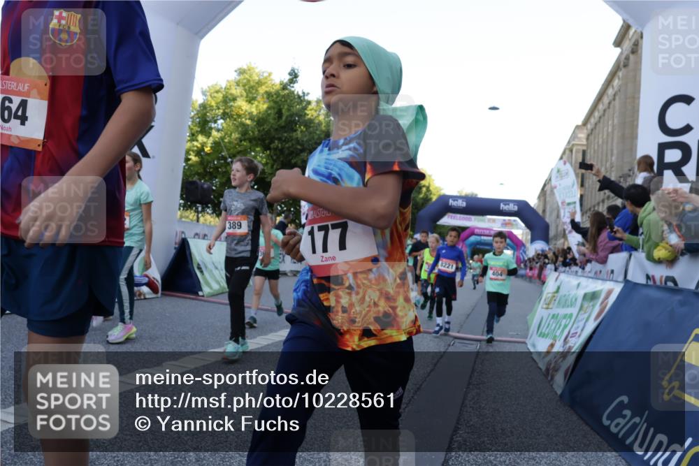 06.09.2026 - CURREX Alsterlauf Yannick Fuchs http://msf.ph/oto/10228561 06.09.2026 10:53:51 Ziel 164, 169, 172, 177, 185, 208, 214, 286, 320, 334, 354, 362, 389, 401, 404, 418, 422, 442, 8094, 8101, 8112, 8123, 8196, 8221, 8252 meine-sportfotos.de