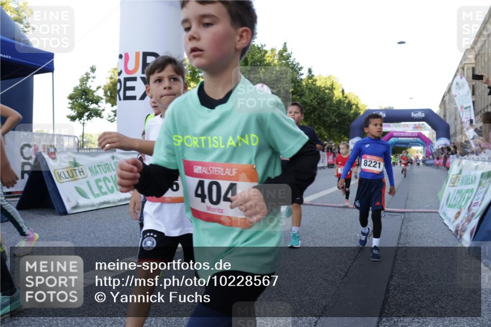 06.09.2026 - CURREX Alsterlauf Yannick Fuchs http://msf.ph/oto/10228567 06.09.2026 10:53:53 Ziel 164, 169, 172, 177, 185, 208, 243, 302, 320, 334, 354, 362, 389, 404, 418, 422, 442, 8094, 8101, 8112, 8123, 8196, 8221, 8252 meine-sportfotos.de