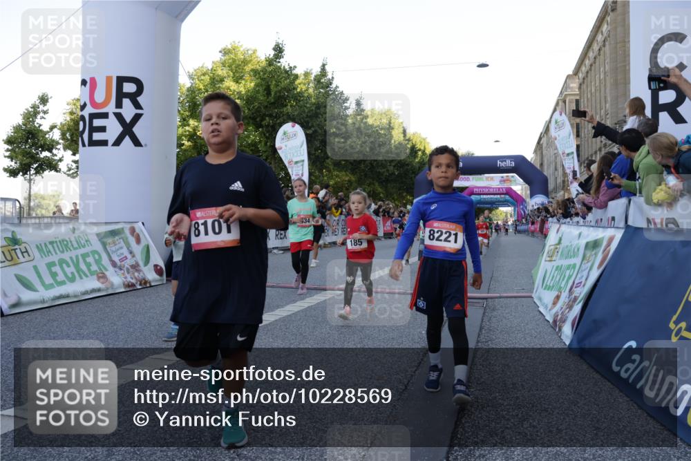 06.09.2026 - CURREX Alsterlauf Yannick Fuchs http://msf.ph/oto/10228569 06.09.2026 10:53:54 Ziel 164, 169, 172, 177, 185, 208, 243, 292, 302, 320, 334, 354, 362, 389, 404, 418, 422, 442, 443, 8094, 8101, 8112, 8196, 8221, 8252 meine-sportfotos.de