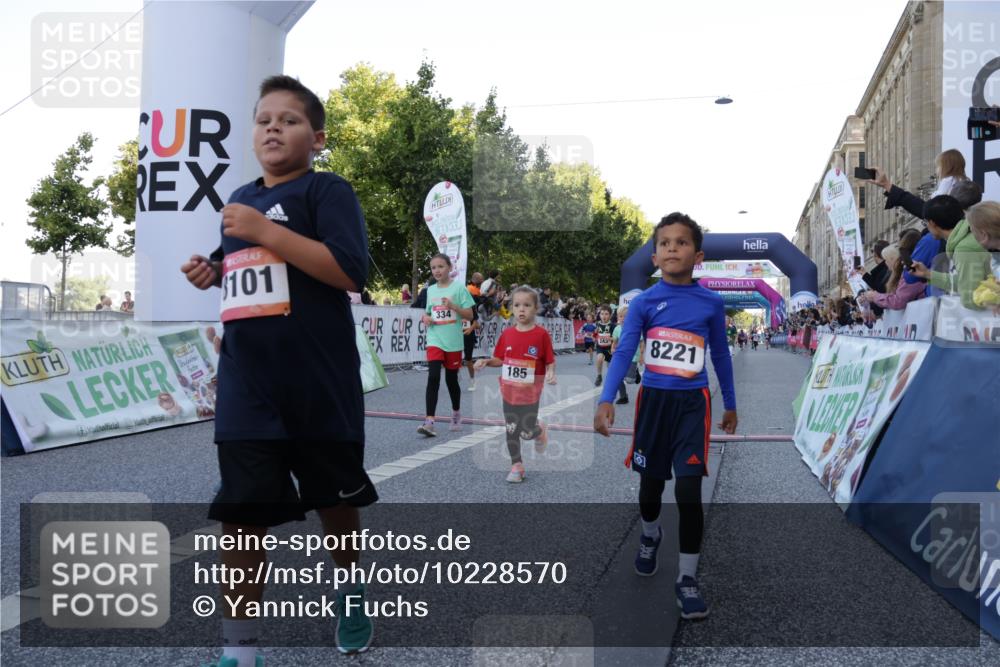 06.09.2026 - CURREX Alsterlauf Yannick Fuchs http://msf.ph/oto/10228570 06.09.2026 10:53:54 Ziel 164, 169, 172, 177, 185, 208, 243, 292, 302, 320, 334, 354, 362, 389, 404, 418, 422, 442, 443, 8094, 8101, 8112, 8196, 8221, 8252 meine-sportfotos.de