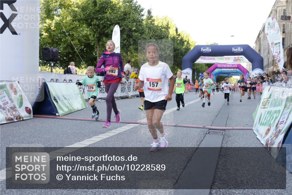 06.09.2026 - CURREX Alsterlauf Yannick Fuchs http://msf.ph/oto/10228589 06.09.2026 10:54:03 Ziel 157, 172, 195, 201, 202, 203, 216, 218, 221, 243, 256, 260, 292, 296, 302, 321, 364, 379, 414, 418, 443 meine-sportfotos.de