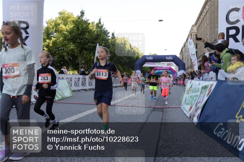 06.09.2026 - CURREX Alsterlauf Yannick Fuchs http://msf.ph/oto/10228623 06.09.2026 10:54:15 Ziel 201, 206, 238, 258, 264, 270, 276, 283, 300, 312, 347, 399, 416, 417, 436, 440, 446, 449, 455, 8113, 8174, 8253 meine-sportfotos.de
