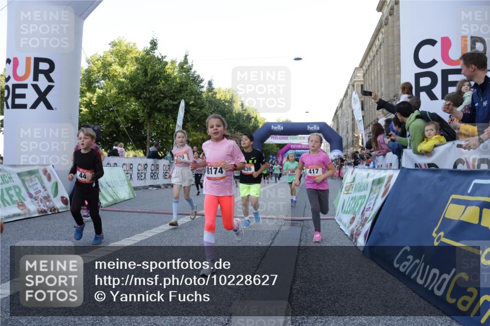 06.09.2026 - CURREX Alsterlauf Yannick Fuchs http://msf.ph/oto/10228627 06.09.2026 10:54:17 Ziel 206, 238, 258, 264, 270, 276, 283, 285, 300, 347, 365, 372, 399, 416, 417, 431, 436, 440, 444, 446, 449, 8087, 8113, 8174 meine-sportfotos.de