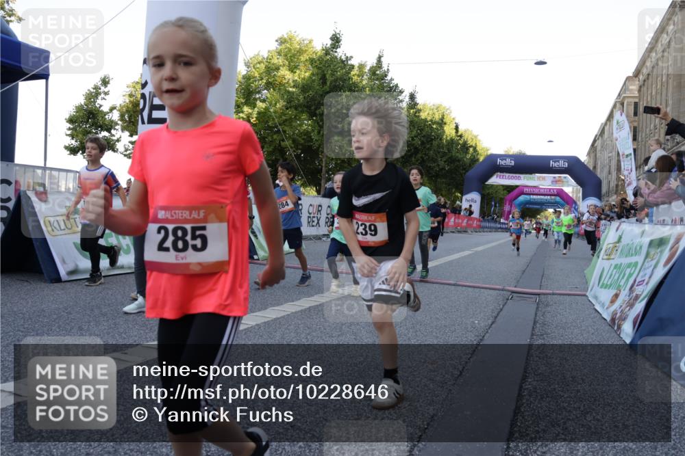 06.09.2026 - CURREX Alsterlauf Yannick Fuchs http://msf.ph/oto/10228646 06.09.2026 10:54:24 Ziel 179, 207, 238, 239, 240, 264, 270, 278, 284, 285, 304, 318, 329, 357, 361, 365, 372, 387, 390, 399, 417, 431, 436, 440, 444, 449, 8087, 8174 meine-sportfotos.de