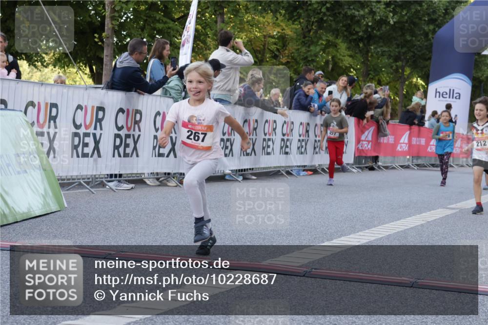 06.09.2026 - CURREX Alsterlauf Yannick Fuchs http://msf.ph/oto/10228687 06.09.2026 10:54:36 Ziel 162, 212, 228, 267, 297, 326, 333, 343, 351, 361, 367, 456, 457, 8343 meine-sportfotos.de