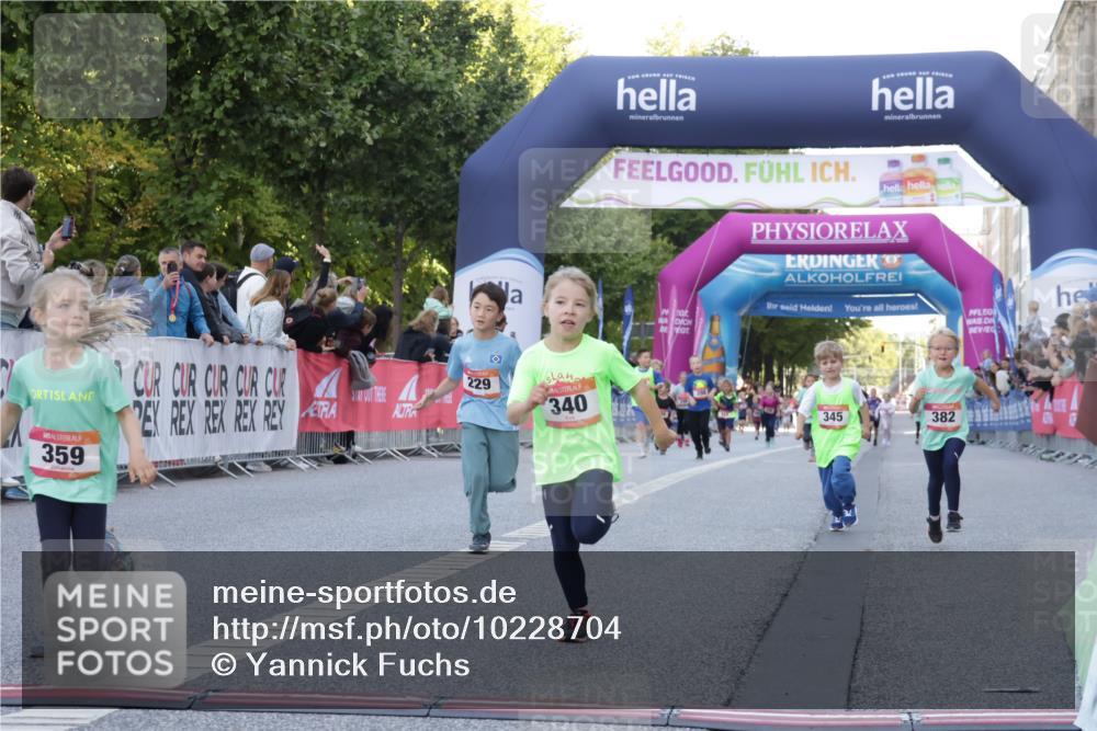 06.09.2026 - CURREX Alsterlauf Yannick Fuchs http://msf.ph/oto/10228704 06.09.2026 10:54:41 Ziel 212, 228, 229, 267, 328, 340, 351, 359, 367, 382, 457 meine-sportfotos.de