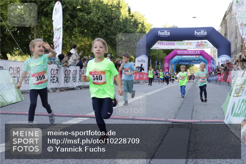 06.09.2026 - CURREX Alsterlauf Yannick Fuchs http://msf.ph/oto/10228709 06.09.2026 10:54:42 Ziel 212, 228, 229, 267, 328, 340, 345, 351, 359, 367, 382, 457 meine-sportfotos.de