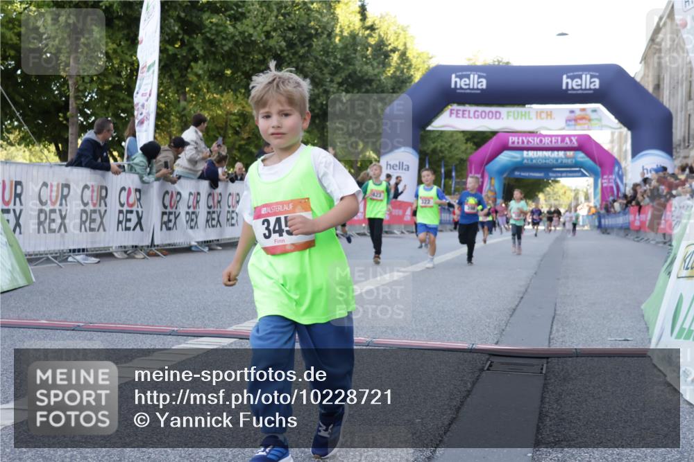 06.09.2026 - CURREX Alsterlauf Yannick Fuchs http://msf.ph/oto/10228721 06.09.2026 10:54:47 Ziel 228, 229, 315, 322, 328, 340, 345, 359, 382, 398, 423, 457, 8287 meine-sportfotos.de