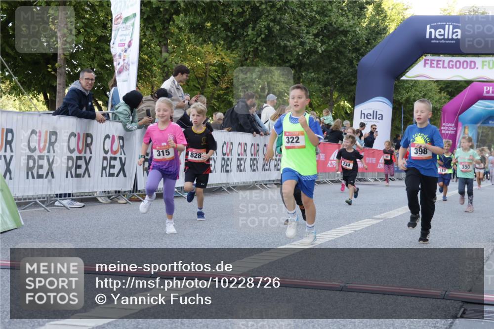 06.09.2026 - CURREX Alsterlauf Yannick Fuchs http://msf.ph/oto/10228726 06.09.2026 10:54:49 Ziel 229, 234, 315, 322, 328, 340, 345, 359, 382, 398, 423, 8287 meine-sportfotos.de