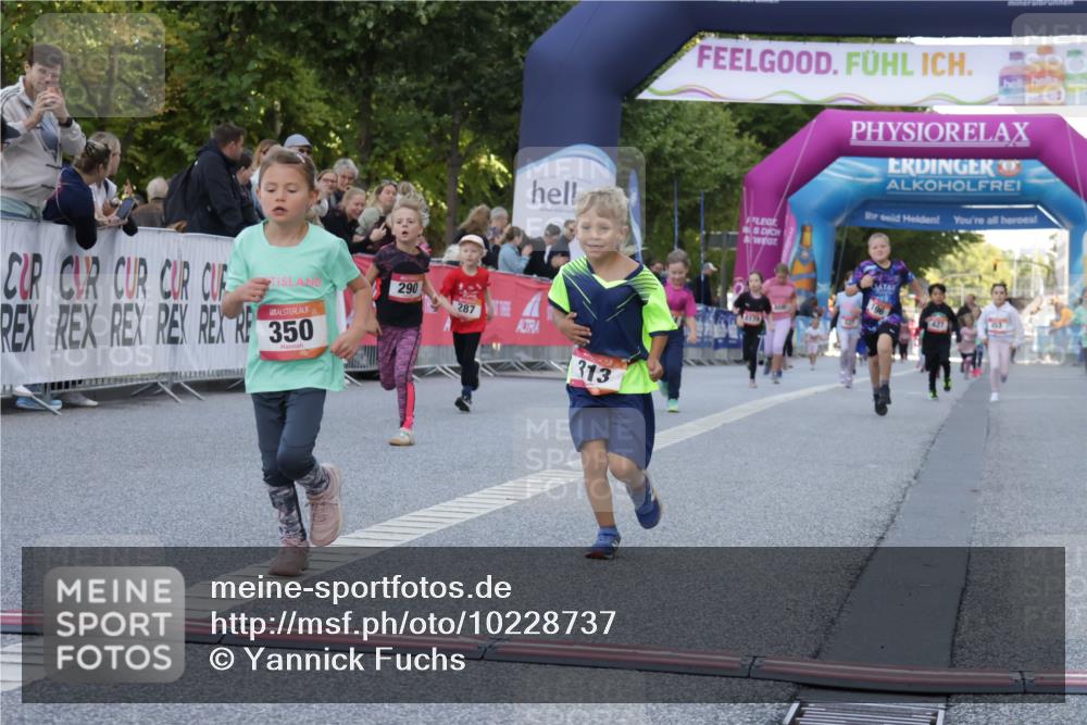 06.09.2026 - CURREX Alsterlauf Yannick Fuchs http://msf.ph/oto/10228737 06.09.2026 10:54:53 Ziel 160, 234, 290, 313, 315, 322, 345, 348, 350, 398, 423, 8287 meine-sportfotos.de