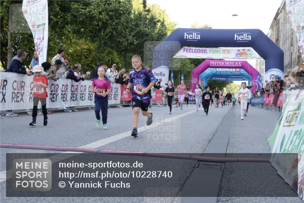 06.09.2026 - CURREX Alsterlauf Yannick Fuchs http://msf.ph/oto/10228740 06.09.2026 10:54:57 Ziel 160, 196, 234, 244, 287, 290, 313, 315, 322, 348, 350, 398, 423, 8287 meine-sportfotos.de